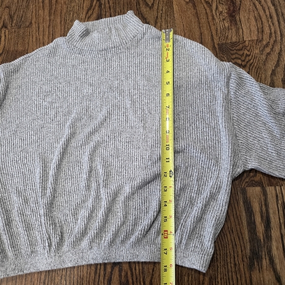 Garage Gray Ribbed Knit Long Sleeve Sweater Cropped Size Medium - Picture 5 of 6